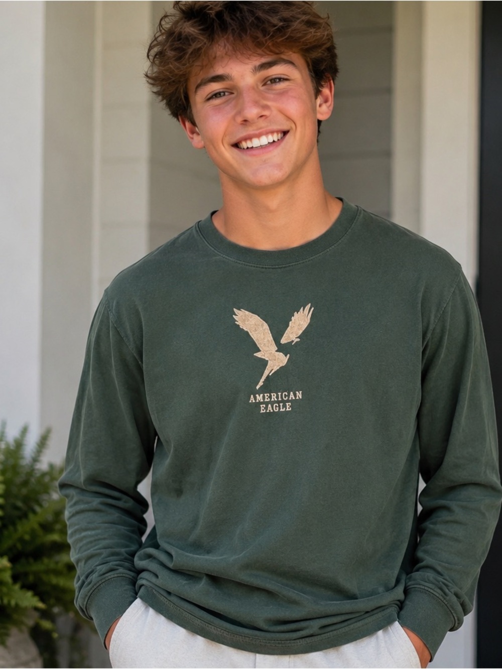 American Eagle Outfitters Men's Long-Sleeve Logo Tee in Dark Green; size small